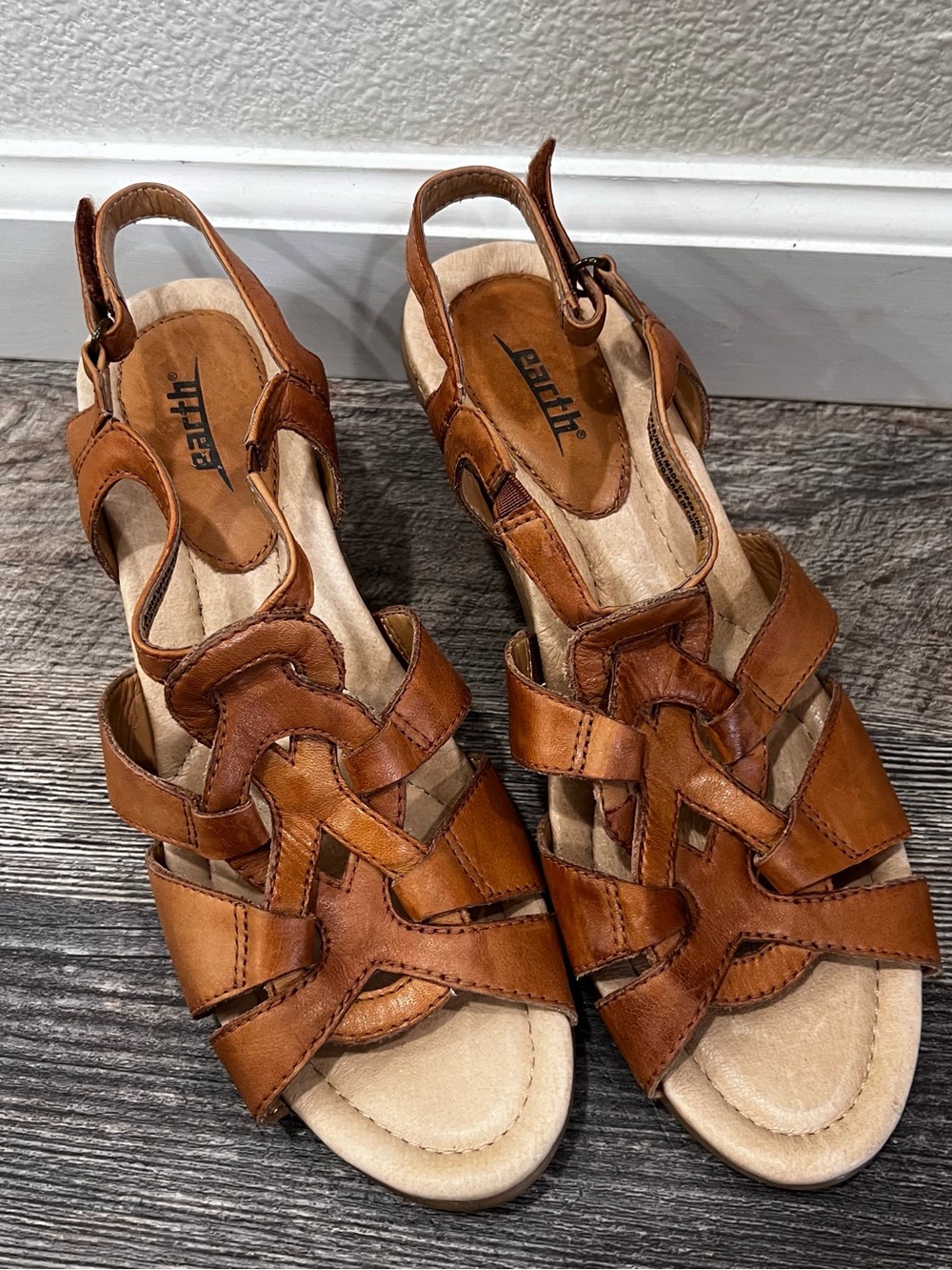 Earth Jasmine Women's Brown Leather Strappy Wedge Sandal Size 10B Comfy Summer